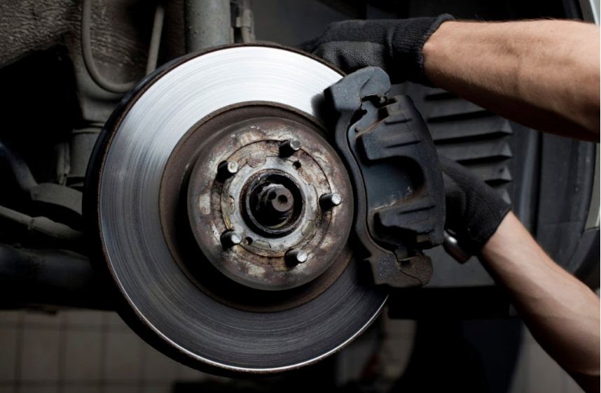 The Simple Signs that You Need to See a Professional Mechanic for Brakes Repair